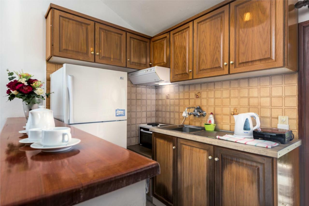 Areti Apartments Порос Екстер'єр фото