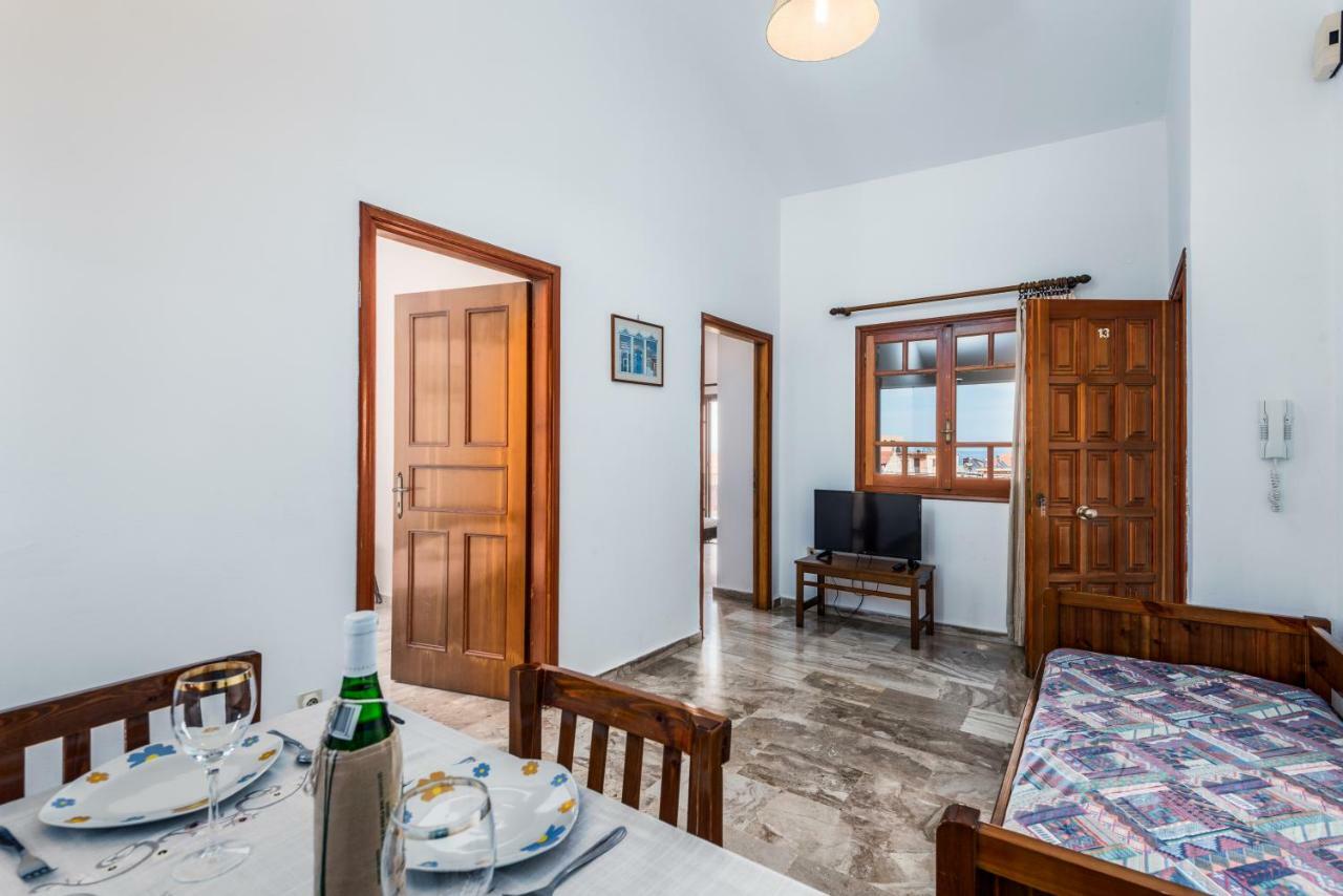 Areti Apartments Порос Екстер'єр фото