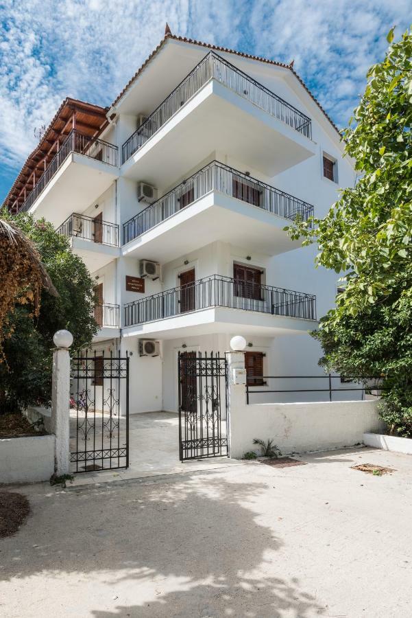 Areti Apartments Порос Екстер'єр фото