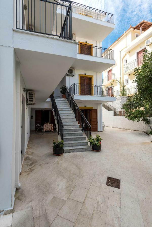 Areti Apartments Порос Екстер'єр фото