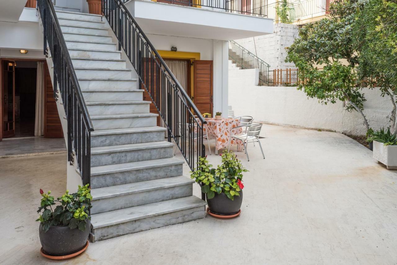 Areti Apartments Порос Екстер'єр фото